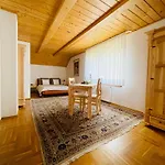 Nad Jeziorem Czorsztynskim Villa